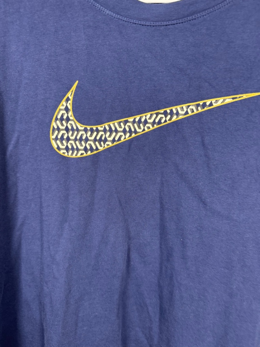 Nike Loose Fit Navy Tee with Pattern Swoosh 2X - Picture 2 of 7